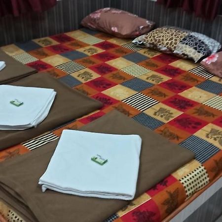 Sai Raghunandan Guest House Ширді Екстер'єр фото