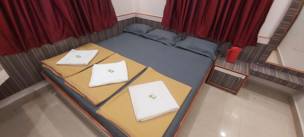 Sai Raghunandan Guest House Ширді Екстер'єр фото