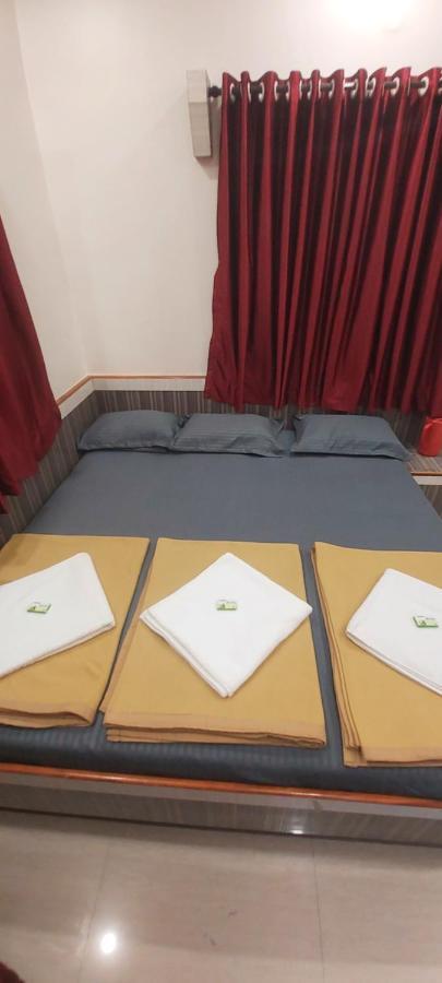 Sai Raghunandan Guest House Ширді Екстер'єр фото