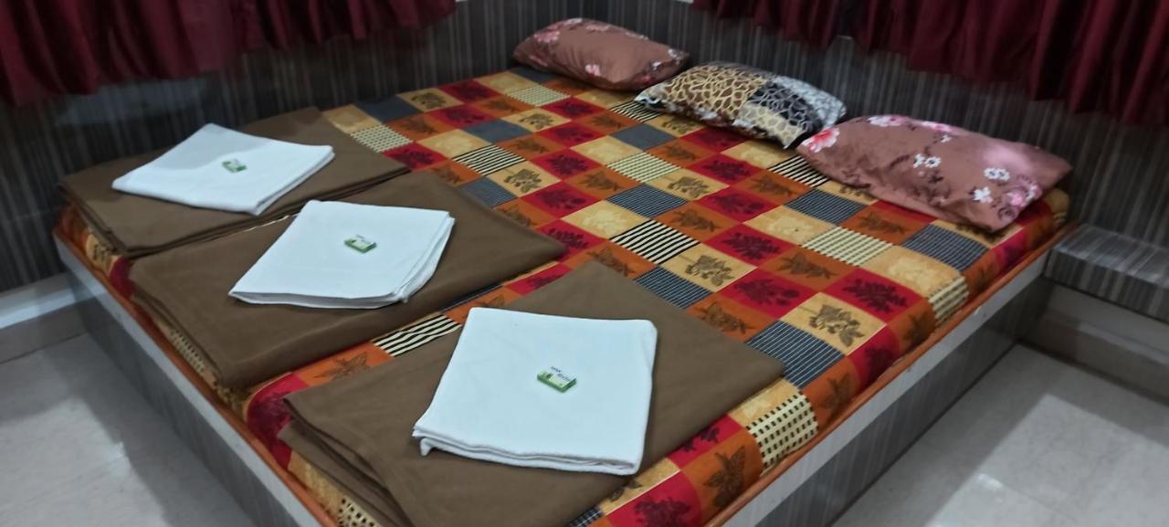Sai Raghunandan Guest House Ширді Екстер'єр фото