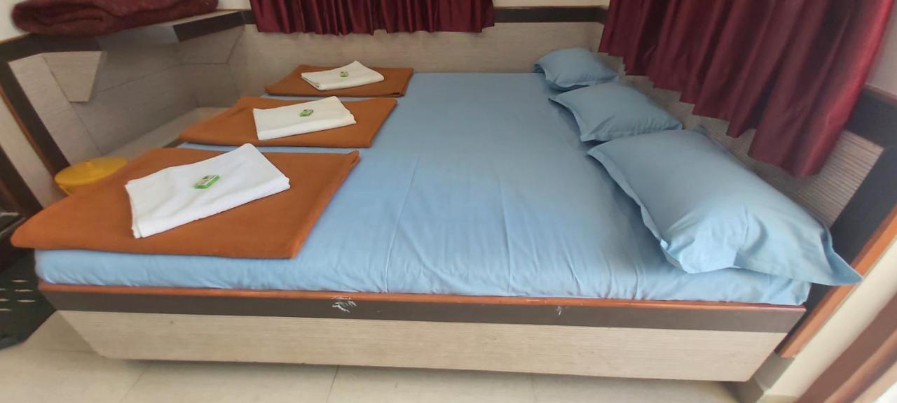 Sai Raghunandan Guest House Ширді Екстер'єр фото